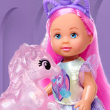 Simba Evi Love Unicorn Play Doll che indossa un grazioso vestito da unicorno con fascia abbinata, incluso un unicorno con stalla, mele e una bottiglia per bere, 12 cm, dai 3 anni in su
