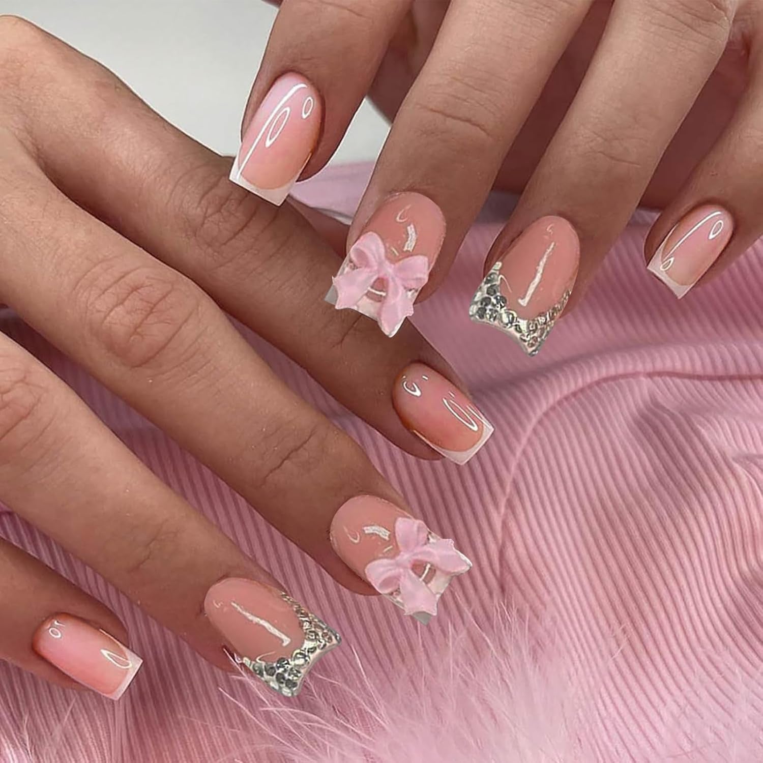 24 pezzi di fiocchi di diamanti rosa compresse per french manicure unghie quadrate modello strass unghie artificiali rosa nudo manicure con colla a copertura totale