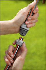 Riparatore Gardena da 13 mm (1/2 pollice) e 15 mm (5/8 pollice): riparazione facile e veloce del tubo senza attrezzi, Power Grip, elevata forza di serraggio, in scatola (18232-20)