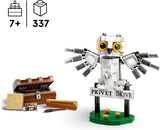 LEGO Harry Potter Edvige in Privet Drive 4 Set gufo giocattolo per bambini, personaggio di animale costruibile con valigia di Hogwarts, piccolo regalo per ragazzi, ragazze e tutti i fan dai 7 anni 76425 Set da costruzione Besuche den LEGO-Store