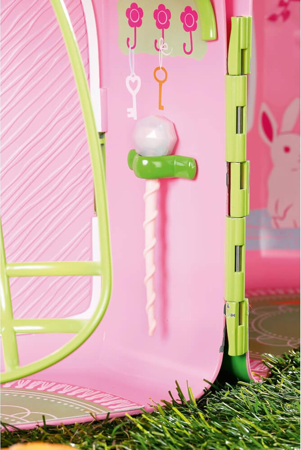 BABY Born Storybook Cottage, Casa delle Bambole Pieghevole per Bambole da 18 cm con Tavolo, Camino, Chaise Lounge e Telescopio, Rosa Verde, 833803 Zapf Creation Dollhouses Naty Shop