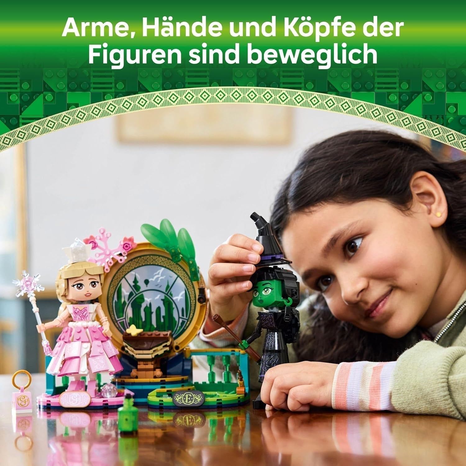 Bambole LEGO Wicked Elphaba e Glinda - personaggio da collezione delle streghe di Oz - regalo creativo per ragazze sopra i 10 anni e fan del film - 75682 Set da costruzione Besuche den LEGO-Store