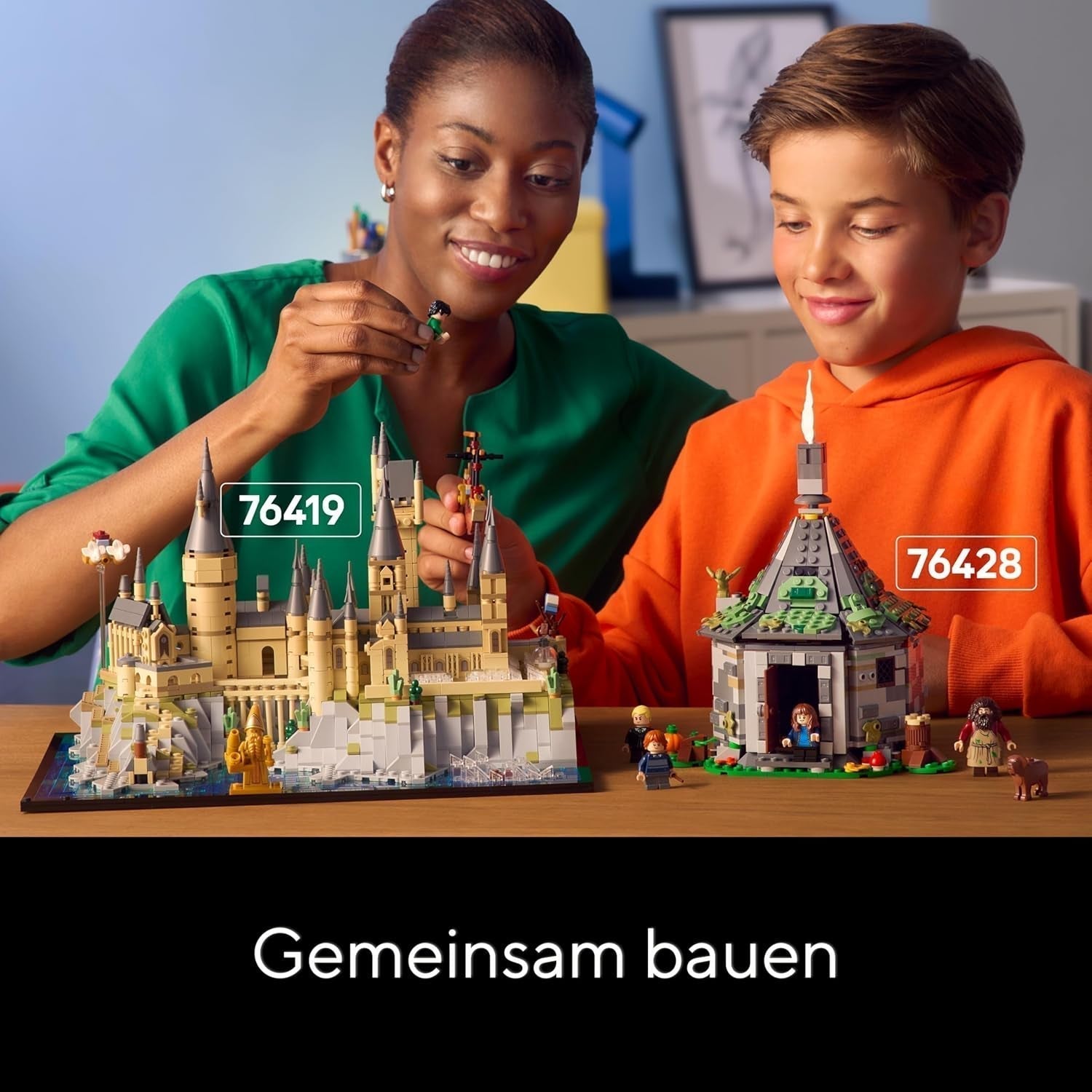 Castello di Hogwarts LEGO Harry Potter con le ali del castello - set da collezione per adulti comprendente torre principale e torre astronomica, camera dei segreti e minifigure dell'architetto - regalo per donne - 76419 Set da costruzione Besuche den LEGO-Store