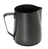 APS 10334 Bricco per latte - Bricco per latte di alta qualità con rivestimento antiaderente, realizzato in acciaio inossidabile - Perfetto per montare la schiuma di latte. Tazza universale, nera, 350 ml.