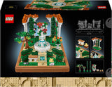 LEGO Icons Fountain Garden - Set da costruzione in miniatura per adulti con foglie, cipressi, alberi, viti, fiori - Idea regalo di compleanno creativa, regalo di inaugurazione della casa per donne, uomini - 10359 Set da costruzione Beuche den LEGO-Store