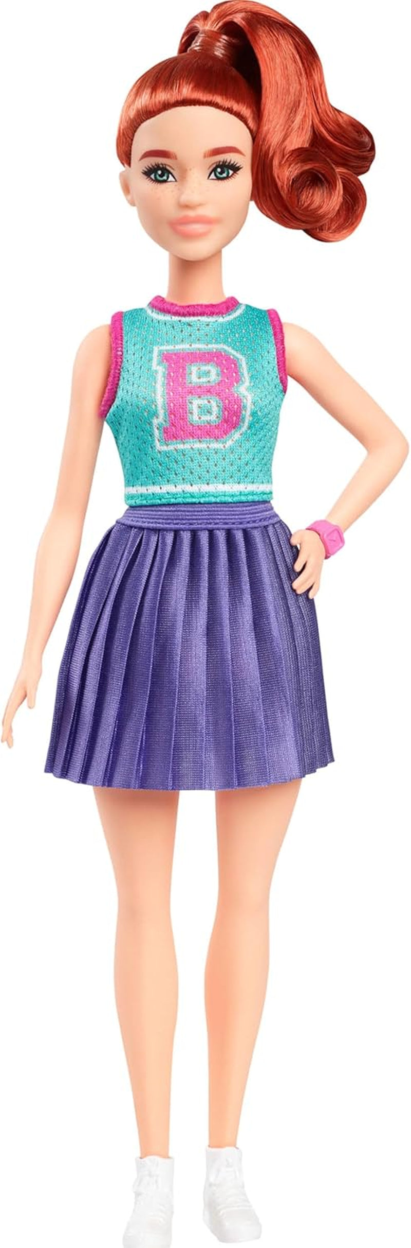 Bambola Barbie Fashionistas n. 232 con capelli rossi, top sportivo in jersey con stampa B, gonna a pieghe viola, orologio da polso e scarpe da ginnastica, titolo predefinito di HYT90 Naty Shop Dolls