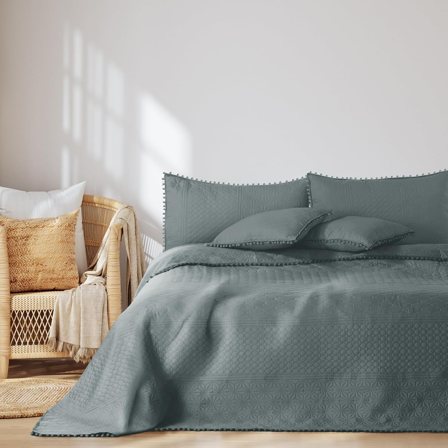 Ameliahome Copriletto con pompon 220X240 Cm Copriletto double face Trapuntatura ad ultrasuoni Poliestere Meadore Grey Letti e coperte Besuche den AmeliaHome-Store Meadore grey 220X240 Cm