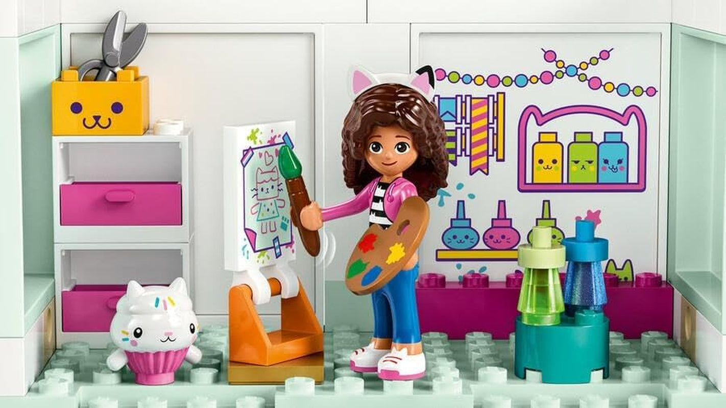 Lego 10788 Set di giocattoli per la casa delle bambole di Gabby, 8 stanze e 4 piani La casa delle bambole di Gabby con personaggi Pandi, Suricato e Kuchi e accessori, regalo per bambine, ragazzi e bambini di 4 anni, set da costruzione Besuche den LEGO-Store