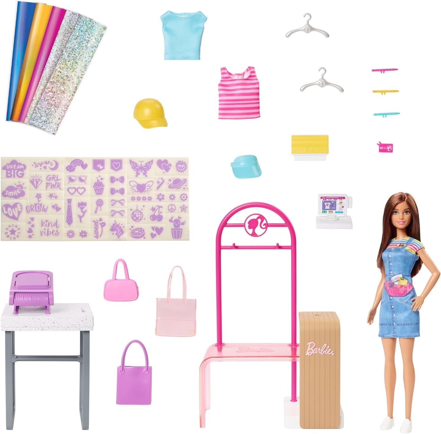 Barbie Fashion Boutique Playset - Bambola con motivi in ​​lamina, oltre 150 look originali, include 2 camicette e 5 fogli di lamina, appendiabiti e lettore di carte di credito, dai 3 anni in su, HKT78