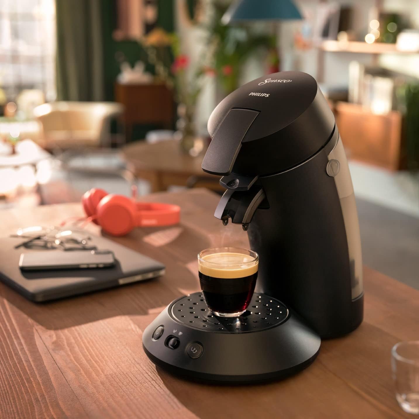Macchina per caffè espresso a capsule PHILIPS Original Plus Eco, selezione dell'intensità del caffè, tecnologia Coffee Boost, 80% plastica riciclata*, consumo energetico ridotto del 45%**, 2 tazze contemporaneamente, nero pianoforte (CSA210/22)
