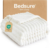 BEDSURE Coperta in pile verde salvia per divano - Coperte super morbide e accoglienti per donne, piccola coperta carina per ragazze, letti e coperte 127 x 152 cm Besuche den BEDSURE-Store Garden White/Opulent Tee XL (50" X 70")
