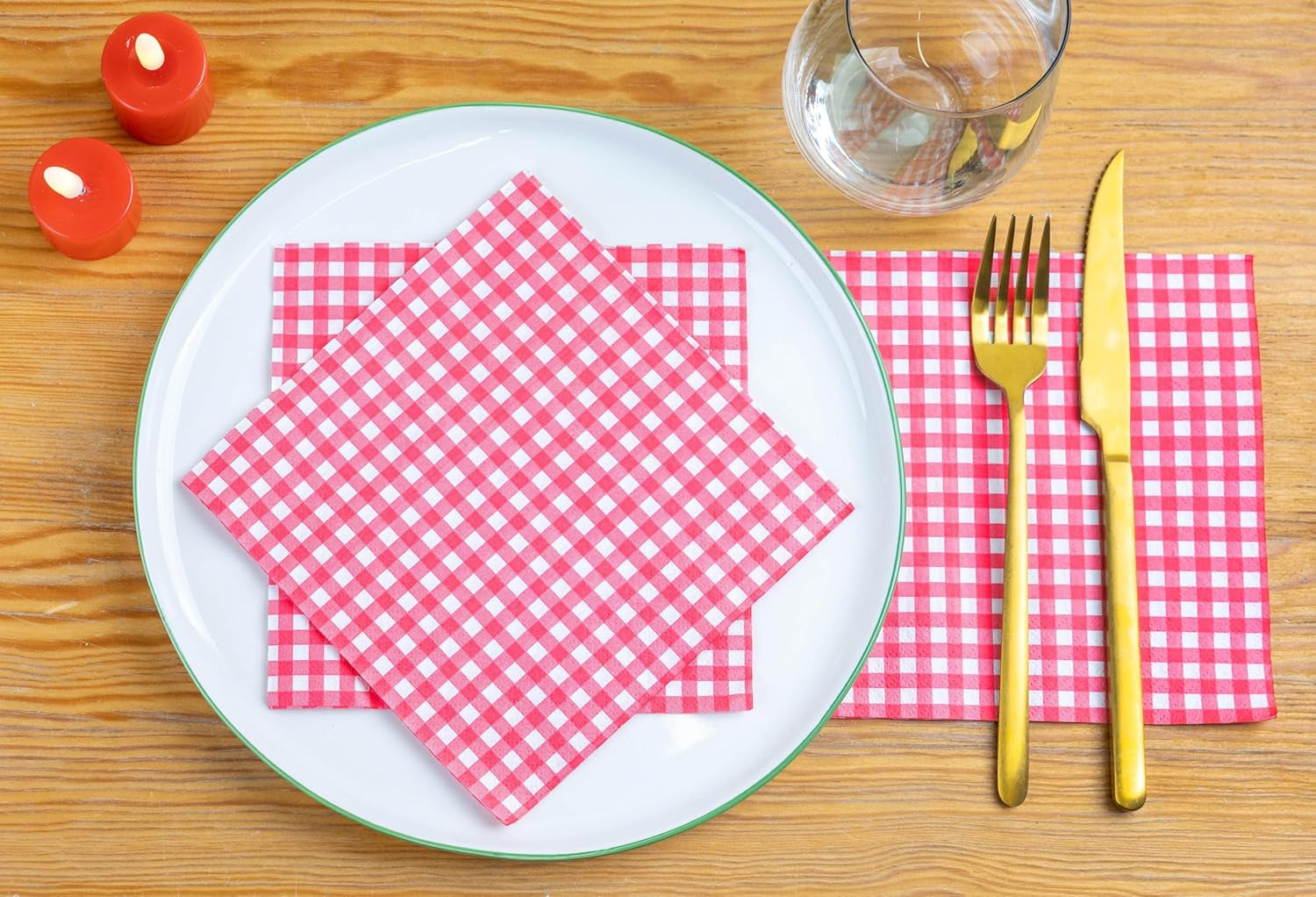 Talking Tables Confezione da 100 tovaglioli di carta morbidi con motivo rosso Tovaglioli usa e getta per compleanni Matrimoni Servizio al tavolo Natale Catering Made in EU 2 veli 33 cm