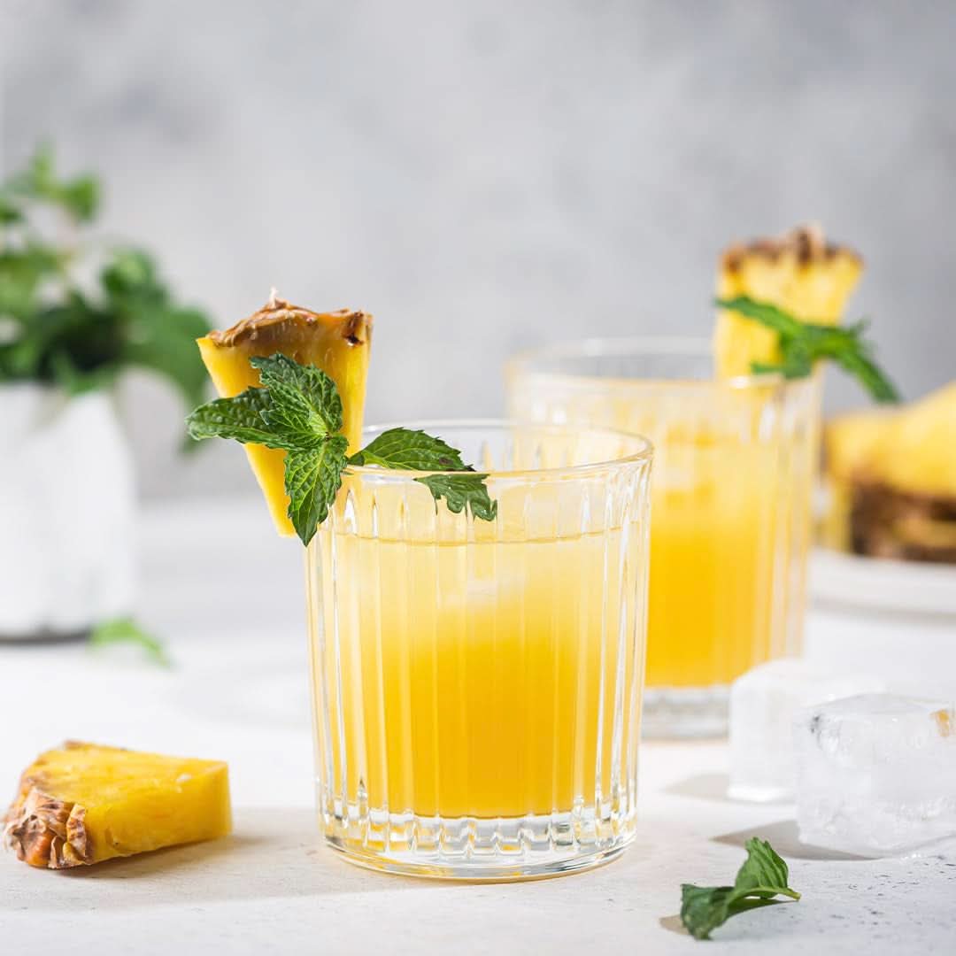Rauch Happy Day Ananas | Esplosione di sapori tropicali | A base di succo d'ananas concentrato al 100% | 6 x 1 litro, Tetra Prisma Bevande analcoliche Naty Shop