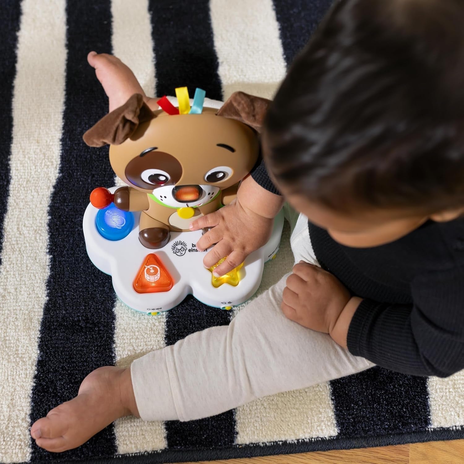 Baby Einstein, Drum & Learn Dean Giocattolo didattico musicale - Giocattolo multisensoriale per bambini, 2 modalità di gioco, colori, forme e strumenti, oltre 50 suoni, dai 6 mesi Giocattoli per bambini Naty Shop