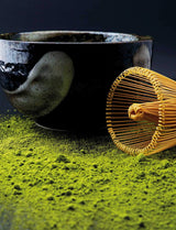 Matcha biologico premium dal Giappone, grado cerimoniale, senza pesticidi, polvere extra fine in scatola da 30 g, sapore di tè verde intenso e delicato, adatto per latte macchiato, frullati, grado cerimoniale