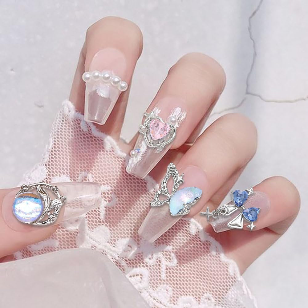 16 Stile Luxus Mond Stern Nagel Charms 3D Nail Charms Y2K Legierung Strasssteine ​​​​Bogen Schmetterling Nagel Schmuck Metall Nail Art Charms Nägel Glitzersteine ​​​​Nailart Strass Nageldesign Zubehör