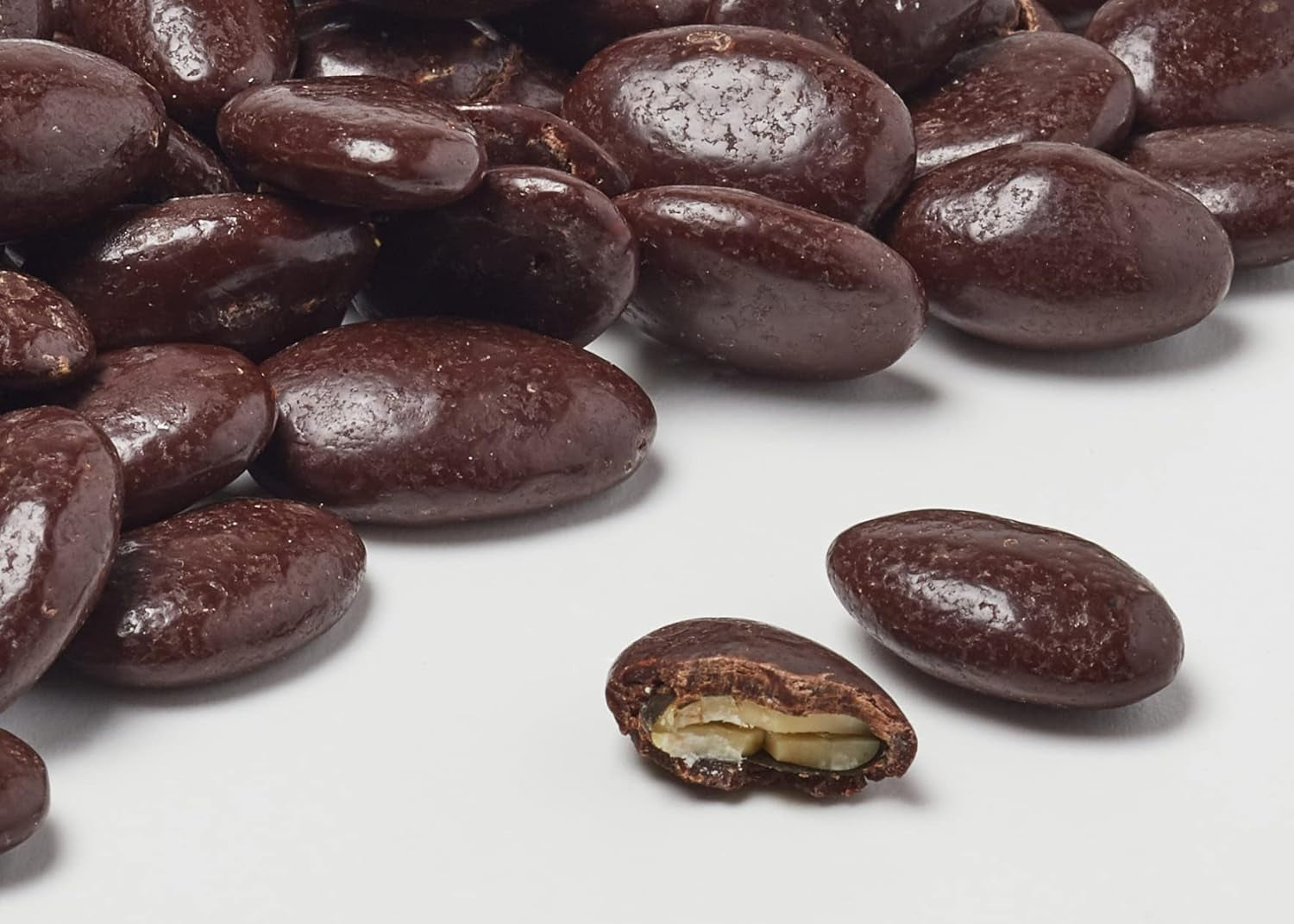 Landgarten Semi di zucca biologici al cioccolato fondente - Snack vegano al cioccolato con semi di zucca tostati - Fonte di magnesio - 1 x 50 g