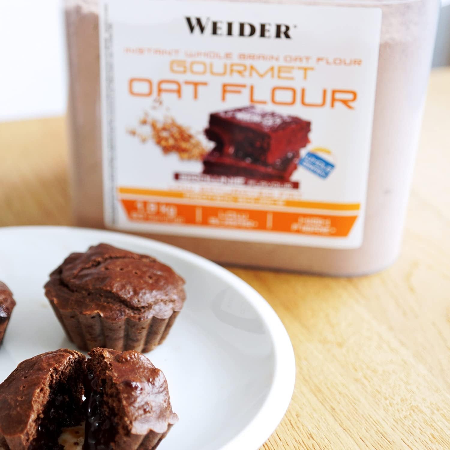 Weider Gourmet Farina d'Avena (1,9 kg) gusto brownie. Farina d'avena integrale. Fonte proteica a basso contenuto di zuccheri.