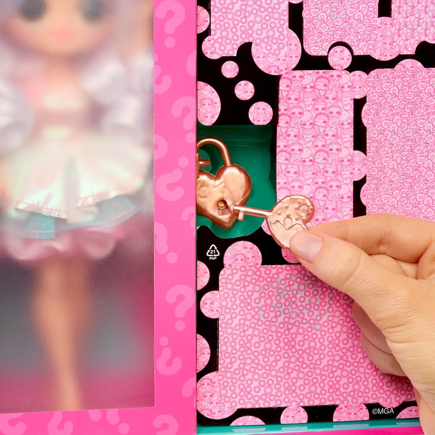LOL Sorpresa! Serie OMG Eye Spy - Fata - Include 1 bambola con vestito e accessori, risoluzione di enigmi e scoperta a sorpresa, 4 bambole da collezione