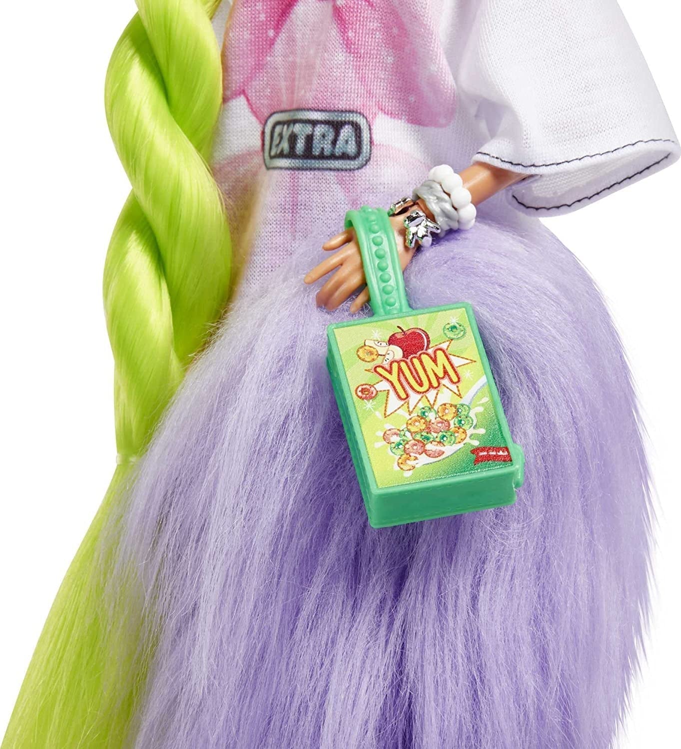 Barbie HDJ44 - Bambola Extra #11 con maglietta e leggings oversize, pappagallo, capelli extra lunghi verde neon e accessori, articolazioni flessibili, giocattolo regalo per bambini dai 3 anni in su Naty Shop Dolls