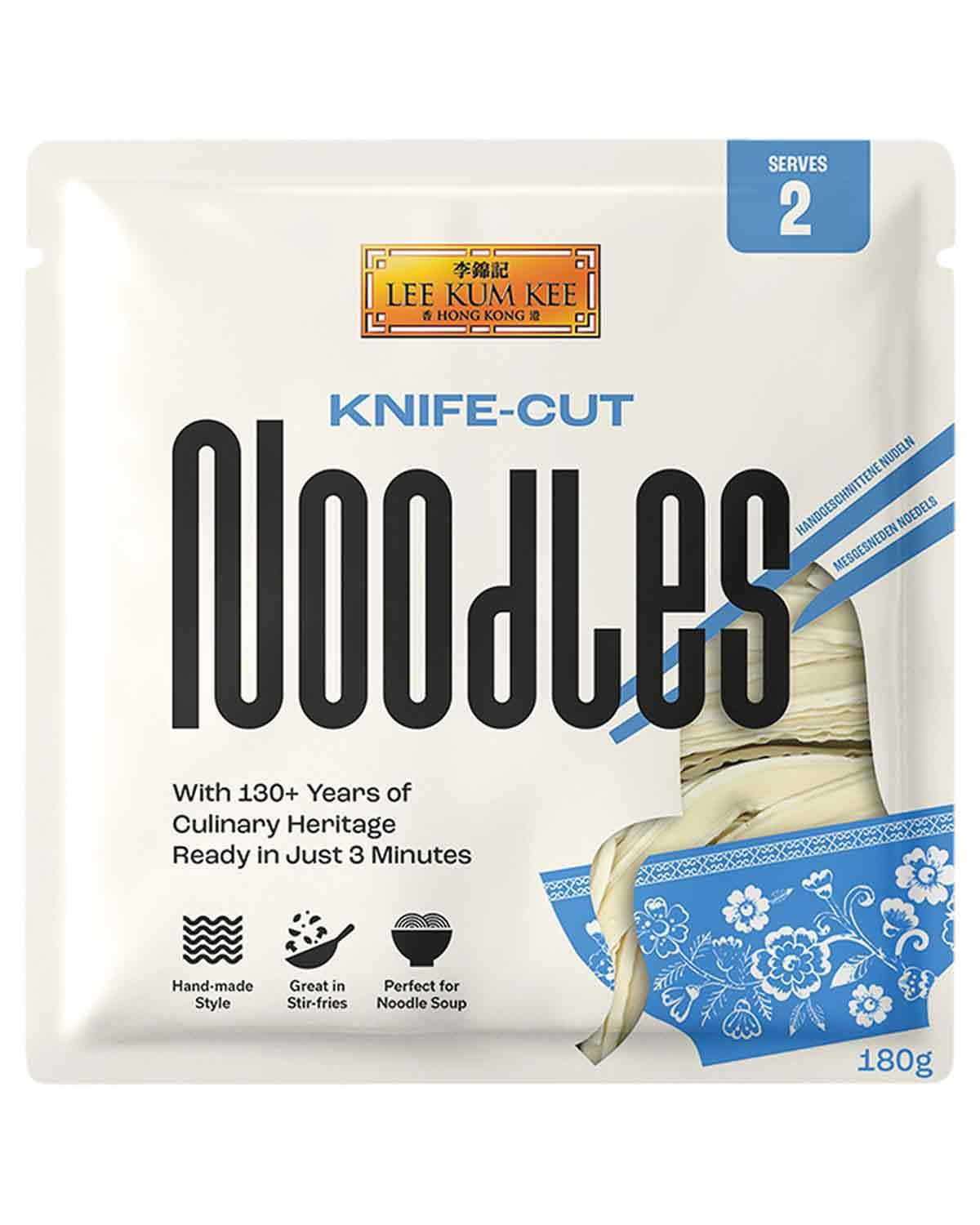 LEE KUM KEE Tagliatelle al coltello - Tagliatelle asiatiche tagliate al coltello dalla consistenza gustosa e compatta, ideali per piatti wok e zuppe, semi-secche, due porzioni per confezione, confezione multipla da 6 x 180 g