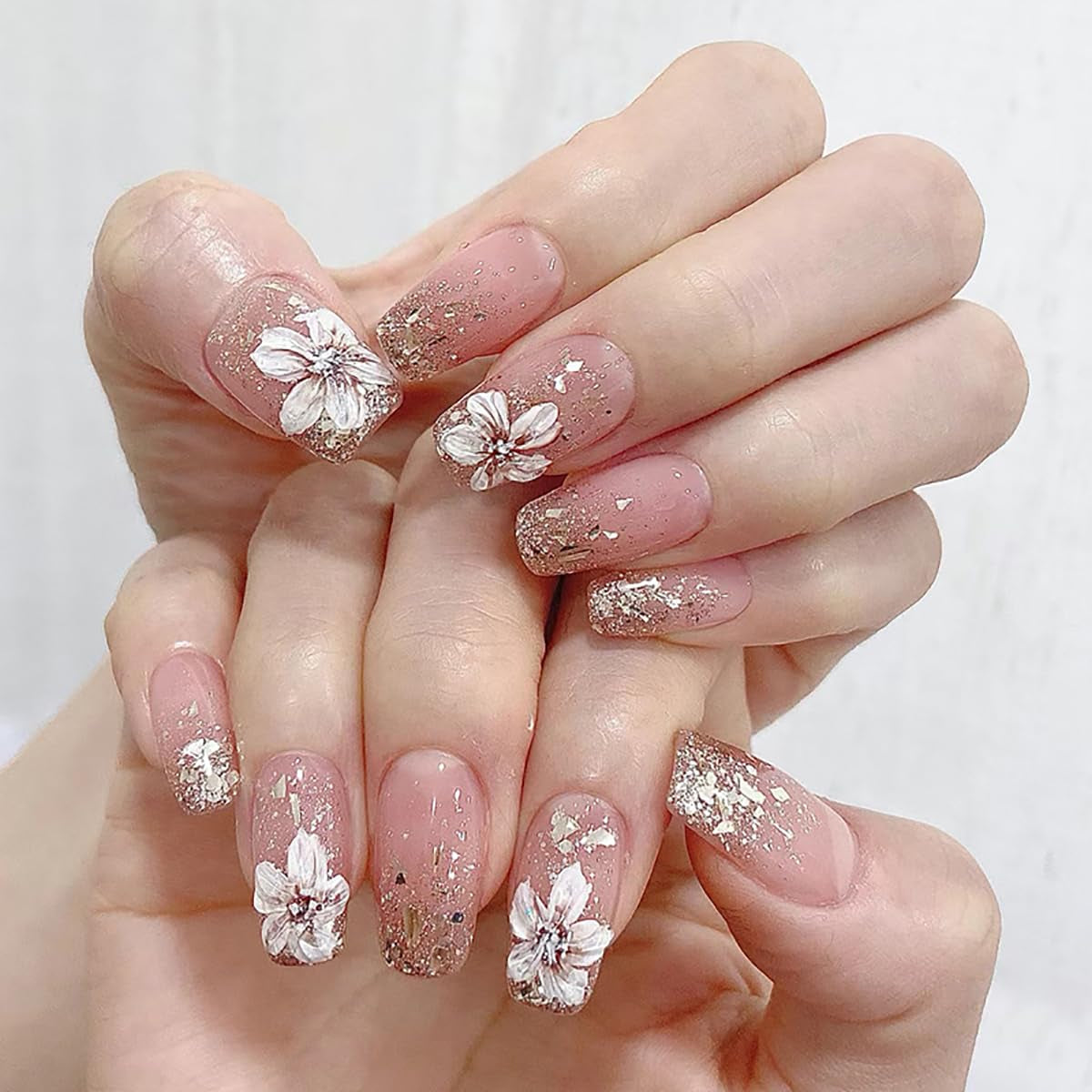 Unghie artificiali Glitter naturali Stampa breve su unghie glitter autoadesive acriliche per donne Ragazze Accessori per nail art 48 pezzi