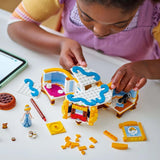 Vestito LEGO® Disney Princess Cenerentola, giocattolo per ragazzi e ragazze dai 9 anni - include una gruccia, una mini bambola di Cenerentola e una figura del topo - Creative Playset 43266 Set da costruzione Beuche den LEGO-Store