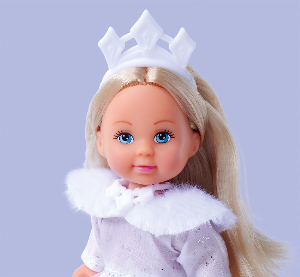 Simba Evi, Principessa dei Sogni d'Amore, Gioca con la Bambola con un Abito Invernale da Sogno con Finiture in Pelliccia ed Elementi Glitter, 12 cm, da 3 Anni in su