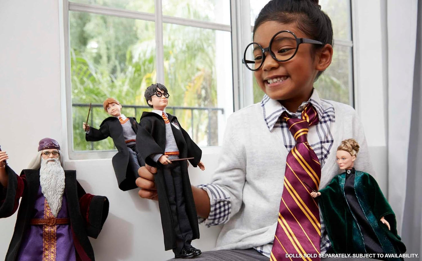 Mattel Harry Potter - Bambola da collezione (circa 26 cm) con uniforme di Hogwarts, tunica e bacchetta di Grifondoro, giocattolo da 6 anni FYM50 Action Figures Naty Shop