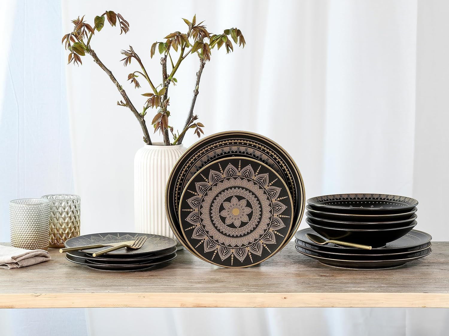 CreaTable, 23588, serie MANDALA GOLD - Nero, set di stoviglie da 12 pezzi, set di piatti in porcellana, lavabile in lavastoviglie e adatto al microonde, produzione di qualità