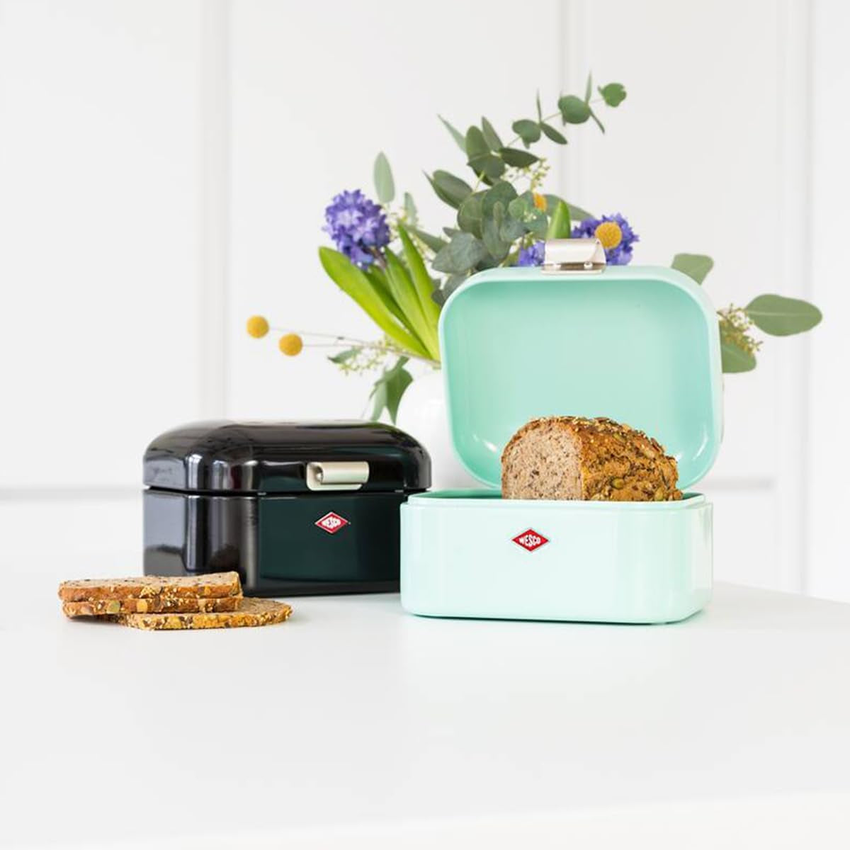 Wesco Mini Portapane Grandy in Rosa, Lamiera di Acciaio Verniciata a Polvere, Fori di Ventilazione e Maniglia Robusta Scatole per Conservazione degli Alimenti Naty Shop
