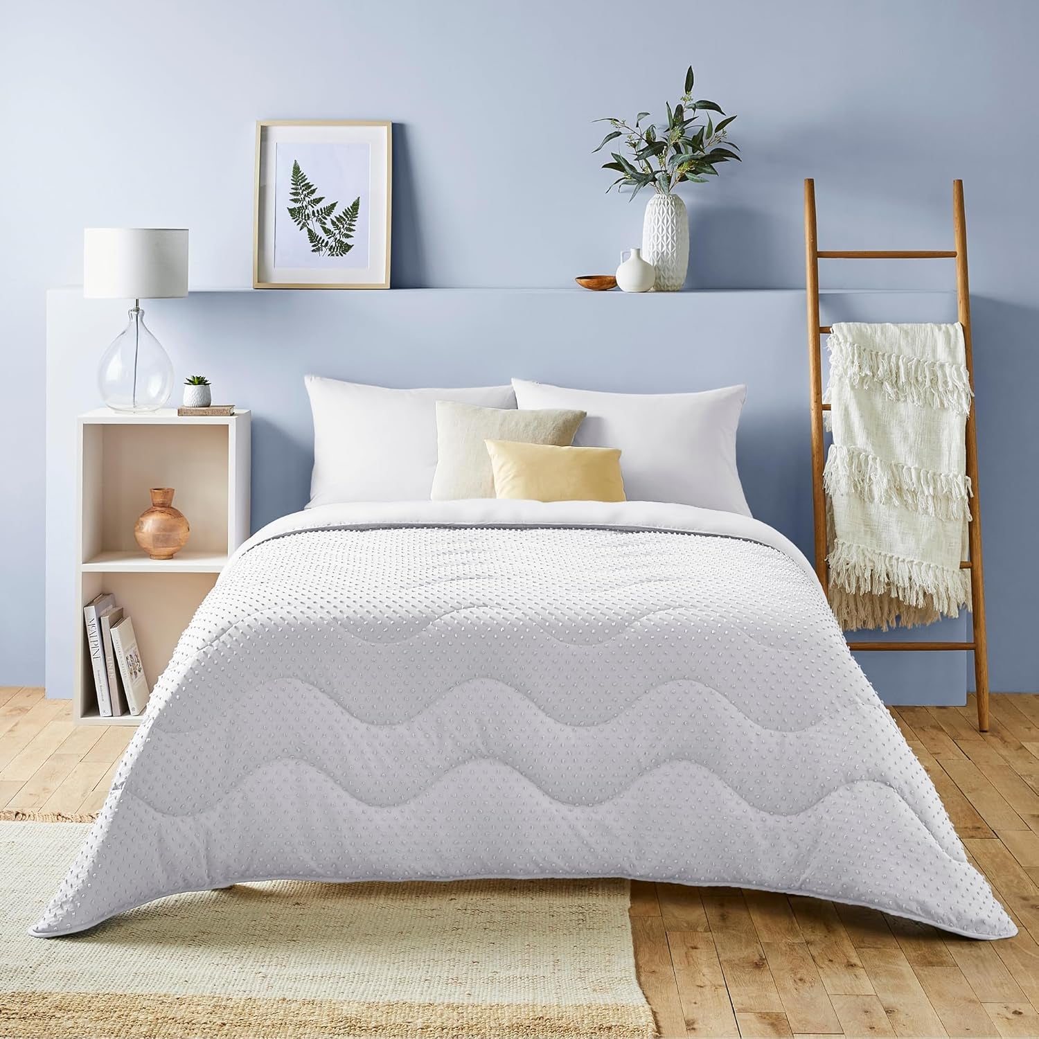 Piumino Night Lark senza fodera, 4,5 Tog, King Size, collezione Tufted Dot, biancheria da letto di lusso, ipoallergenico, lavabile in lavatrice, caldi piumini e piumini color sabbia Naty Shop Letto matrimoniale bianco
