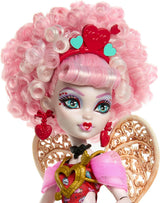 Monster High Scary Sweet Birthday Cupido Asteria bambola in abito da festa rosa e rosso con accessori a tema come invito, palloncino, regalo e altro, JBG77