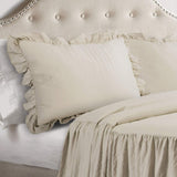 Set di biancheria da letto con gonna a volant con decorazioni lussureggianti Set di biancheria da letto di lusso in 3 pezzi per la fattoria Elegante e affascinante dettaglio con volant Stile senza tempo e design classico Letti e trapunte con decorazioni lussureggianti king size morbide e leggere