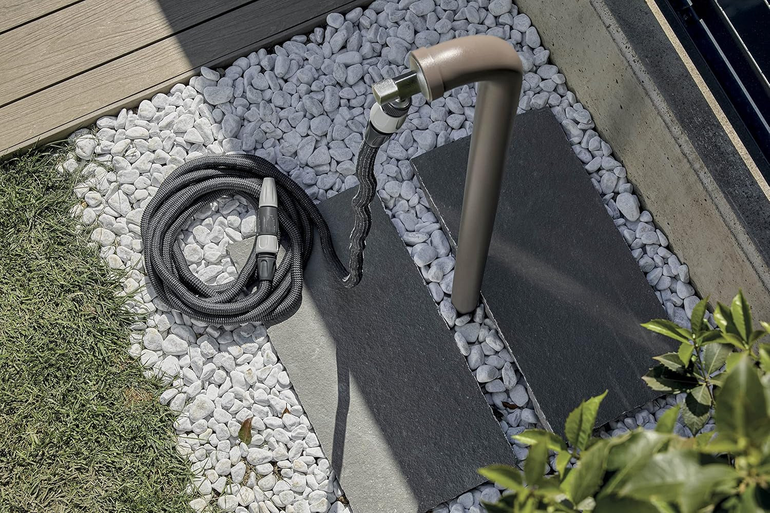 GF SRL, Aquapop Grey Easy 10, tubo trecciato autoestensibile da 10 metri, made in Italy, con mini spruzzatore e raccordi per irrigazione giardino, grigio scuro