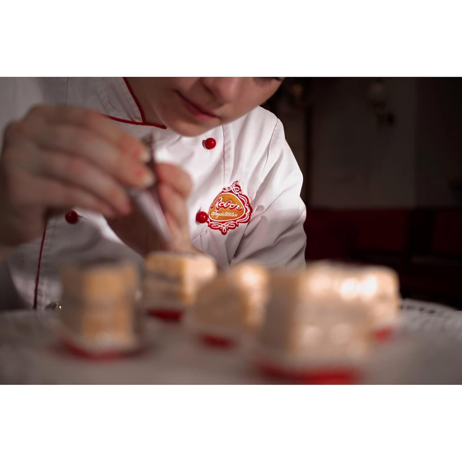 Praline RCP Schladerer, assortimento fine, cioccolato al latte e fondente, con e senza crosta di zucchero, ripieno liquido, contiene alcol, ottimo regalo, 255g