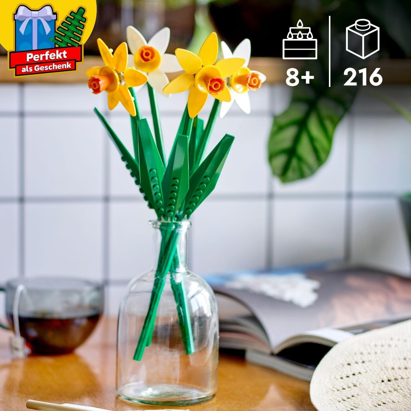 Narcisi LEGO Botanicals - Regali di Pasqua per ragazze e ragazzi - Fiori artificiali per bambini - Bouquet di fiori come decorazione per la stanza o l'ufficio - Regalo per donne - 40747 Set da costruzione Besuche den LEGO-Store