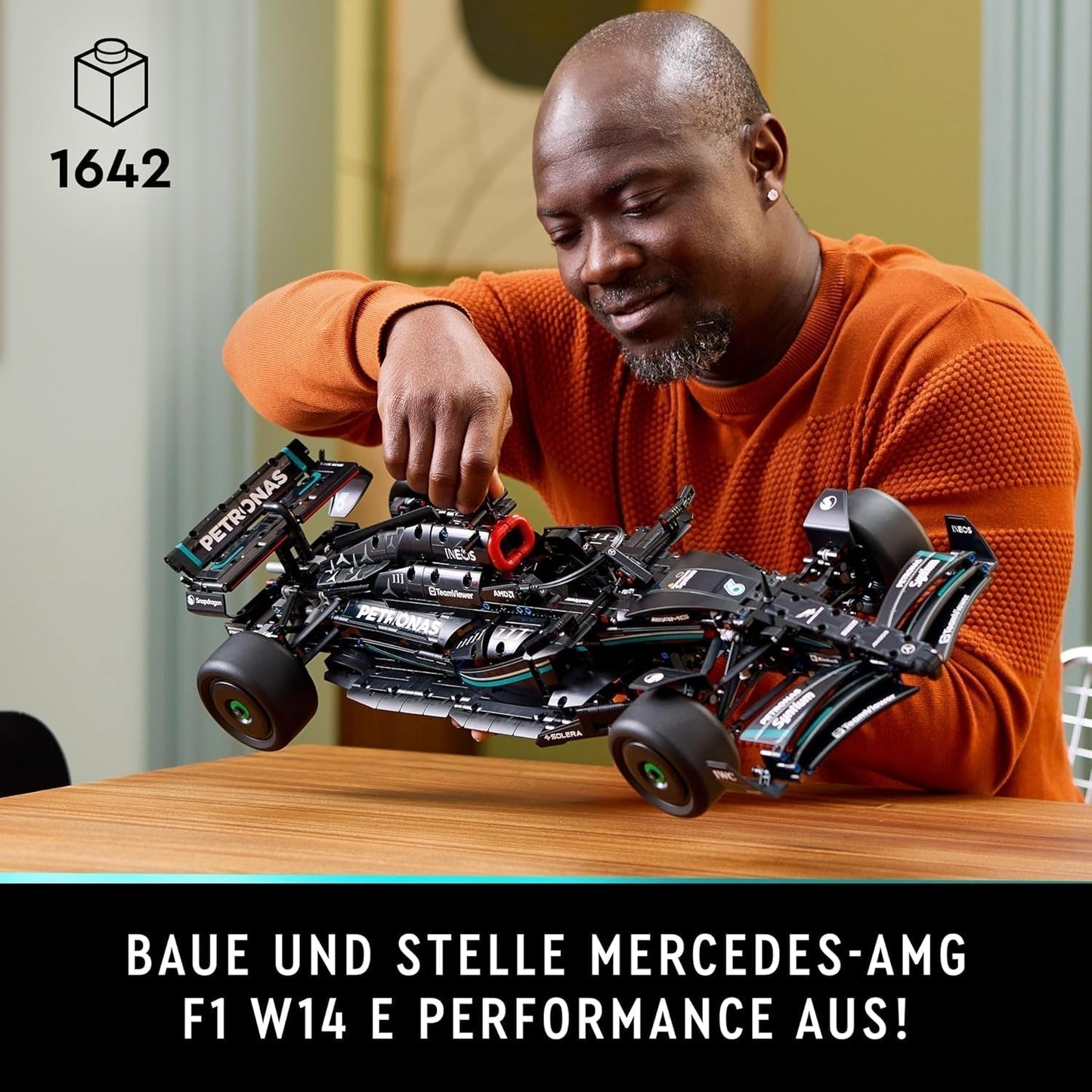 LEGO Technic Mercedes-Amg F1 W14 E Performance Set per adulti, modello in scala di auto da corsa, oggetti da collezione per la casa o l'ufficio, regali di Formula 1 per uomini e donne 42171 Set di costruzione Besuche den LEGO-Store