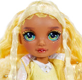 Rainbow High Winter Wonderland - Sunny (Giallo) - Bambola alla moda con pupazzo di neve gonfiabile con acqua magica nascosta da 28 cm con set pupazzo di neve, adatta per bambini e collezionisti di 4-12 anni