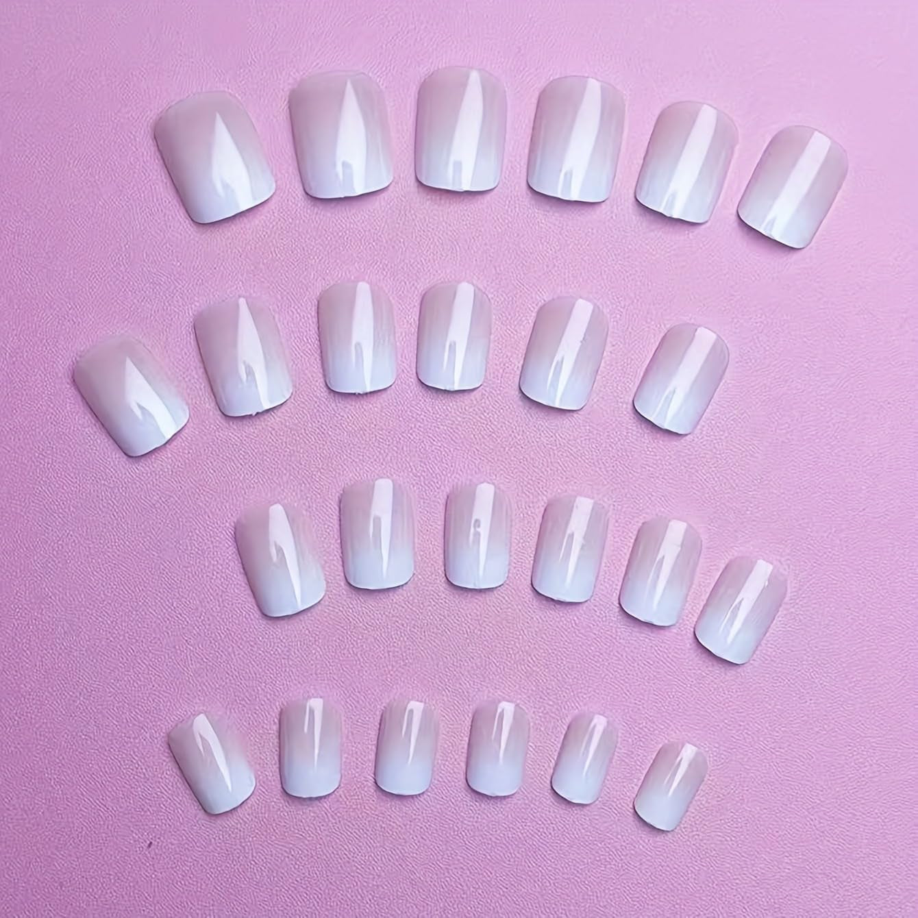 Set unghie finte adesive - Unghie finte francesi - 24 pezzi Design quadrato corto Unghie artificiali con sfumatura rosa bianca e manicure con ballerina (Short Pink Gradient)