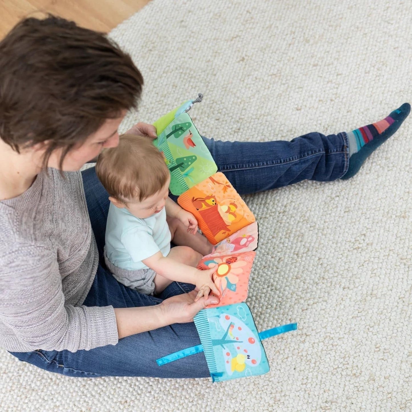 Lamaze Cavalca Bruco Colorato, Giocattolo per Neonato, Giocattolo sensoriale per Bambini con Colori e Suoni, Giocattolo per lo Sviluppo per Ragazzi e Ragazze di 6 Mesi, L27463 Baby Toys Naty Shop