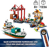 Porto LEGO City con nave mercantile, giocattolo da costruzione per ragazzi e ragazze a partire da 8 anni, idea regalo per bambini, gru per container, nave giocattolo e 8 minifigure 60422 Set da costruzione Besuche den LEGO-Store