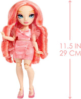 Bambola di Alta Moda Arcobaleno - Pinkly Paige - Bambola alla moda rosa con abito alla moda - con occhiali e oltre 10 accessori di gioco colorati - Ideale per bambini di 4-12 anni e collezionisti