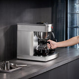 VEVOR Macchina per caffè espresso commerciale con filtro da 12 tazze con 3 caraffe in vetro e 3 piastre riscaldanti Macchina per caffè espresso in acciaio inossidabile con fornitura automatica di acqua per bar ristorante ufficio
