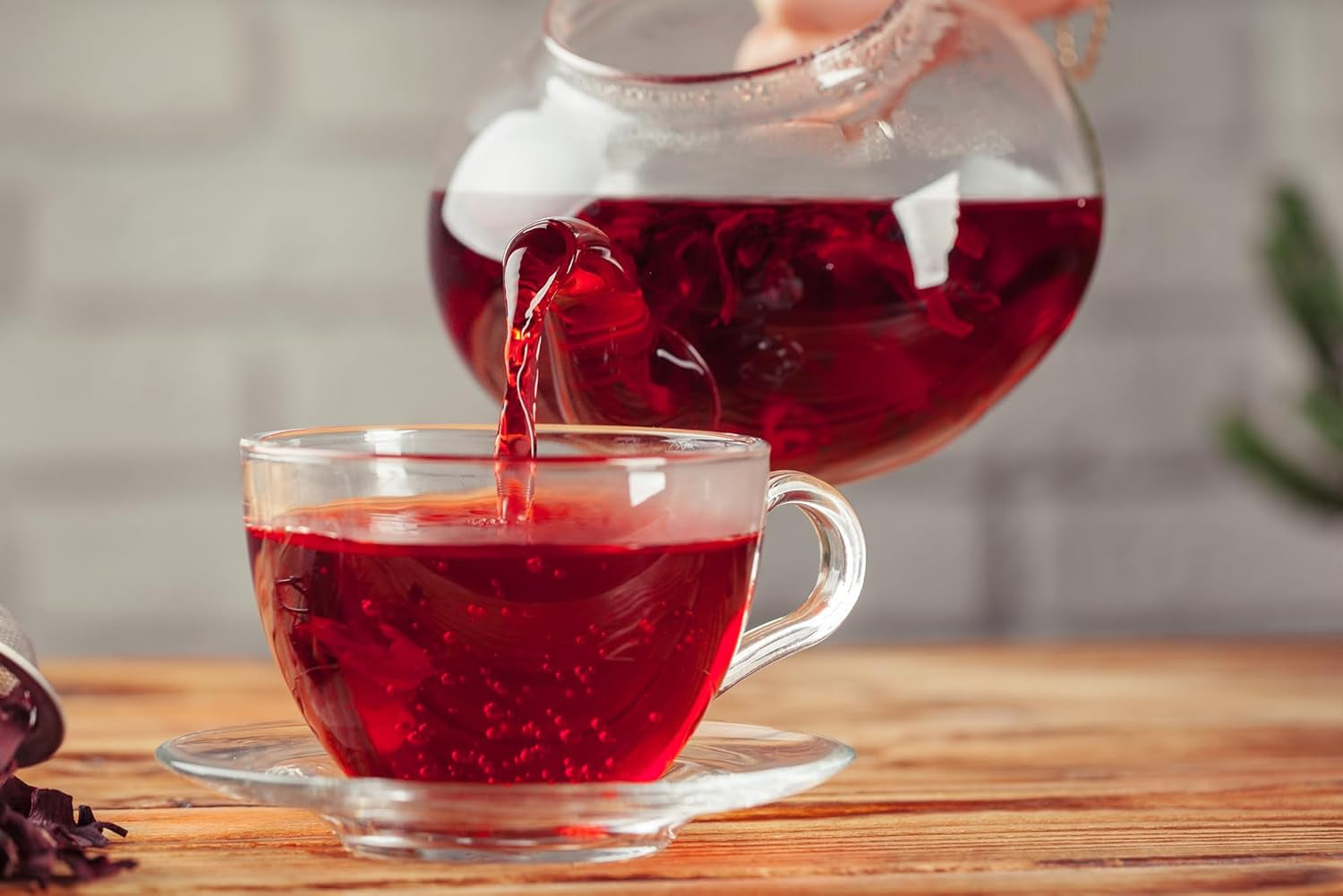 Babcia Jagoda - Tè alla frutta "Fruchtige Verführung" - 20 bustine di tè - Con ibisco, mela, aronia, mora, rosa canina, scorza d'arancia - Sapore intenso di frutta, senza caffeina, vegano, naturale, Cay - 40G