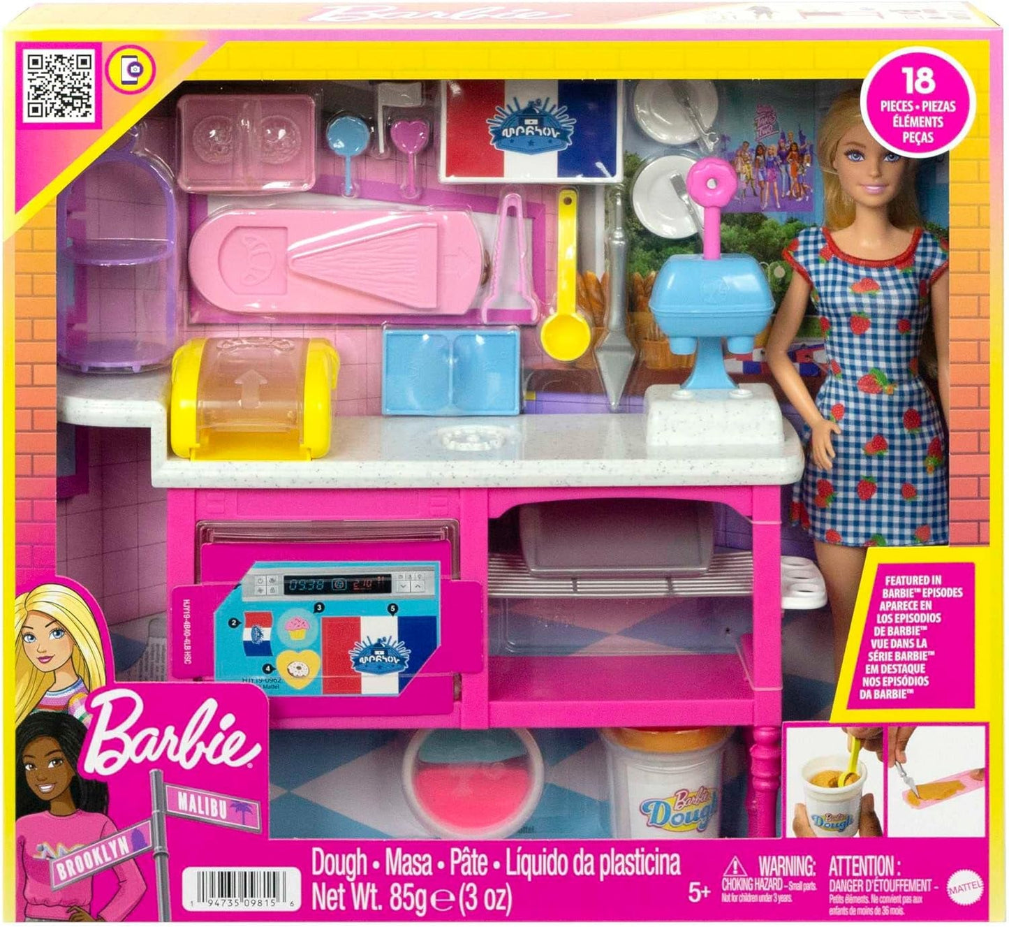 Barbie Malibu Roberts bambola e set da forno da 18 pezzi, inclusi pasta da gioco e ciambella, stampi per croissant e muffin, dai 3 anni in su, HJY19