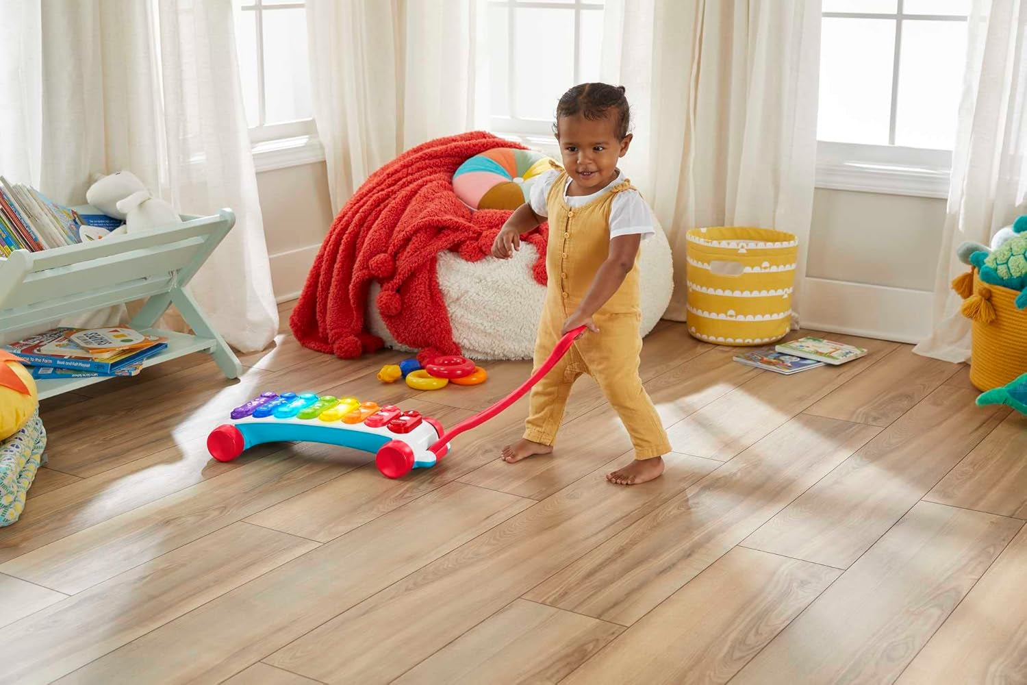 Fisher-Price Xilofono gigante luminoso - strumento musicale elettronico da trascinare con canzoni con contenuti didattici, per bambini, neonati a partire da 9 mesi, multicolore, versione: francese, HJK40 Jucarii Bebe Naty Shop