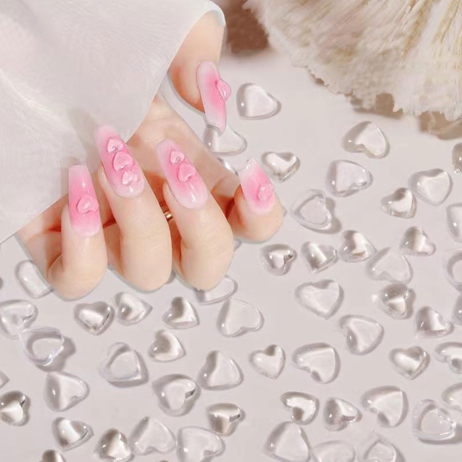 Ciondoli per nail art a forma di cuore 3D, 320 pezzi di ciondoli per unghie in acrilico sottile, strasssteine ​​a forma di cuore con retro piatto 4Mm 6Mm 8Mm Decorazioni per la decorazione di decorazioni per donne e ragazze (4Mm 6Mm 8Mm)
