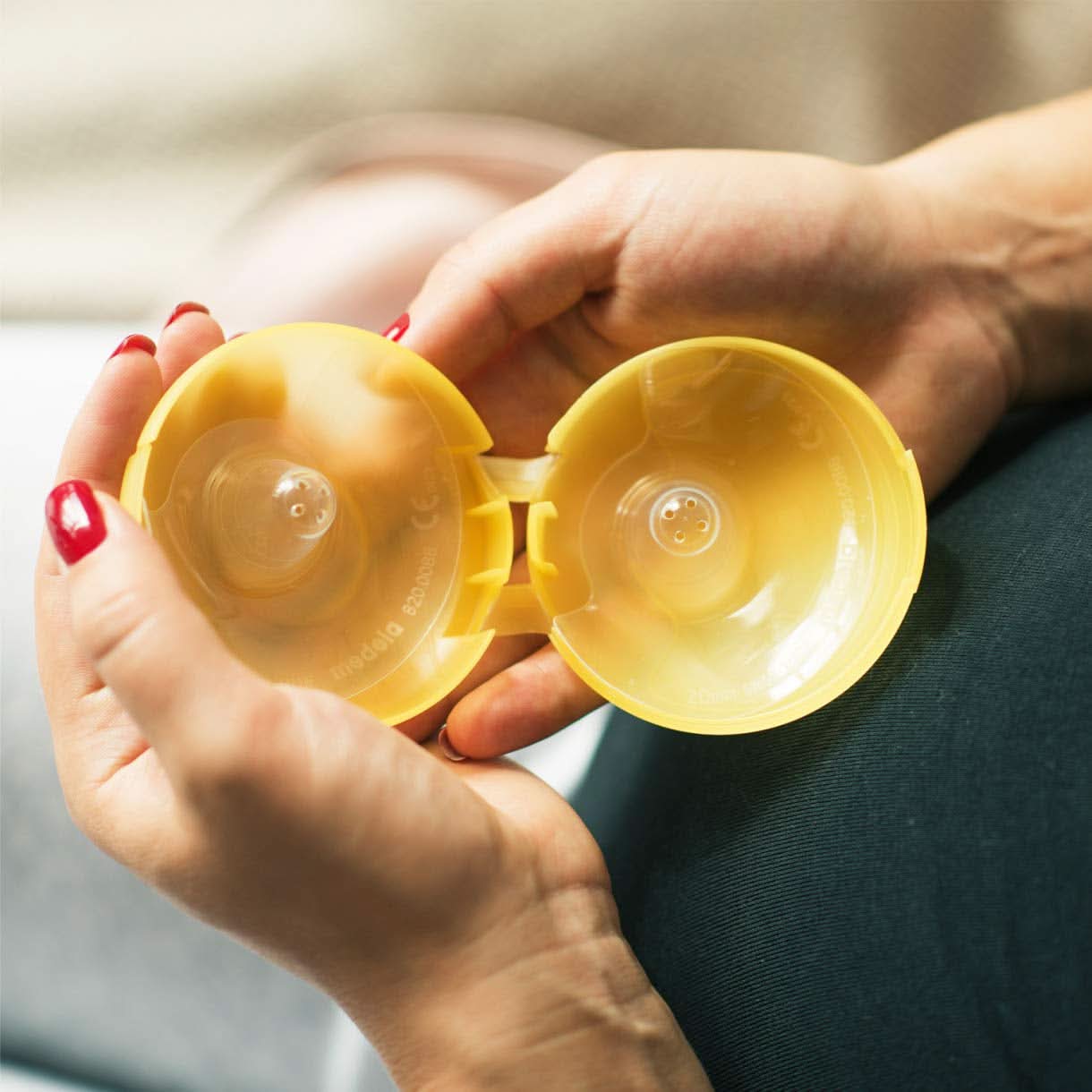 Medela Contact Brusthütchen – Bpa-Frei – Aus Ultradünnem, Weichem Silikon – Inklusive 2 Brusthütchen Und Etui – 20 Mm, Medio Accessori Alimentazione e Allattamento Bebe Naty Shop