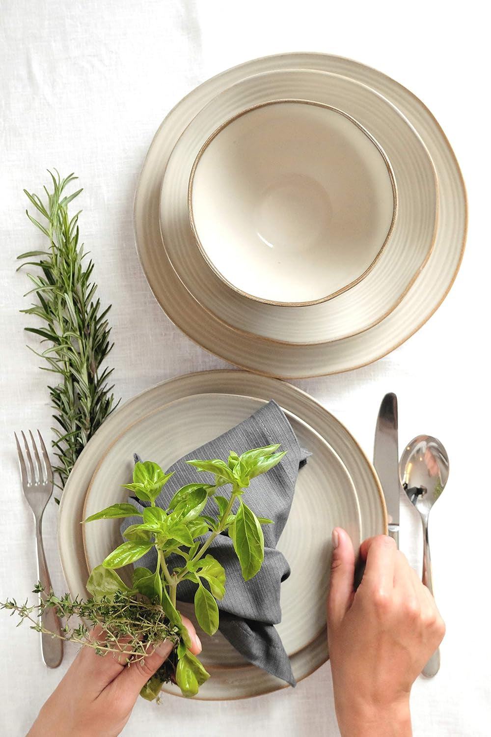 MÄSER 931371 Nottingham Serie Vintage Servizio da tavola per 4, Servizio da tavola da 8 pezzi, Piatti piani e Piatti piani, Look retrò rotondo irregolare, Gres, Beige